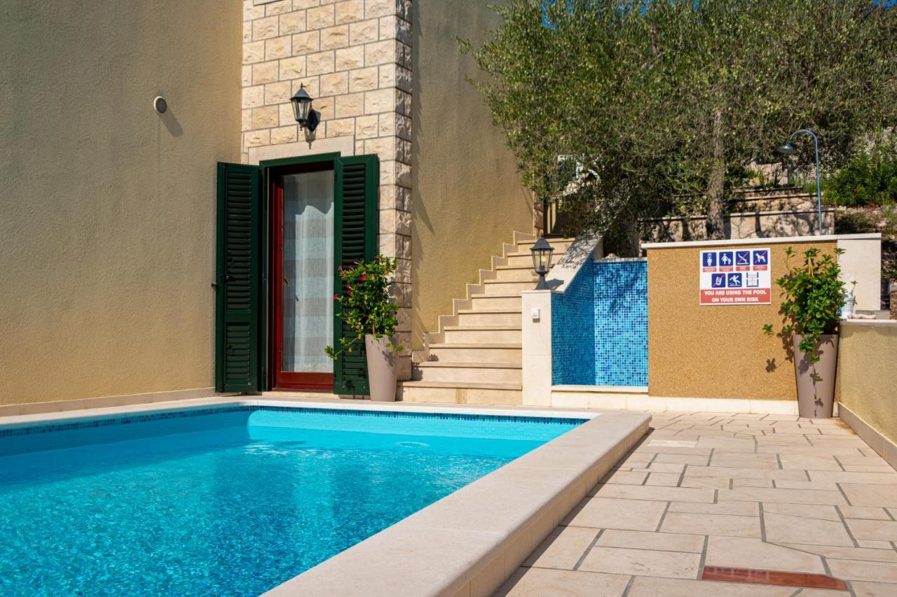 Villa Ana Zrnovo Ngoại thất bức ảnh