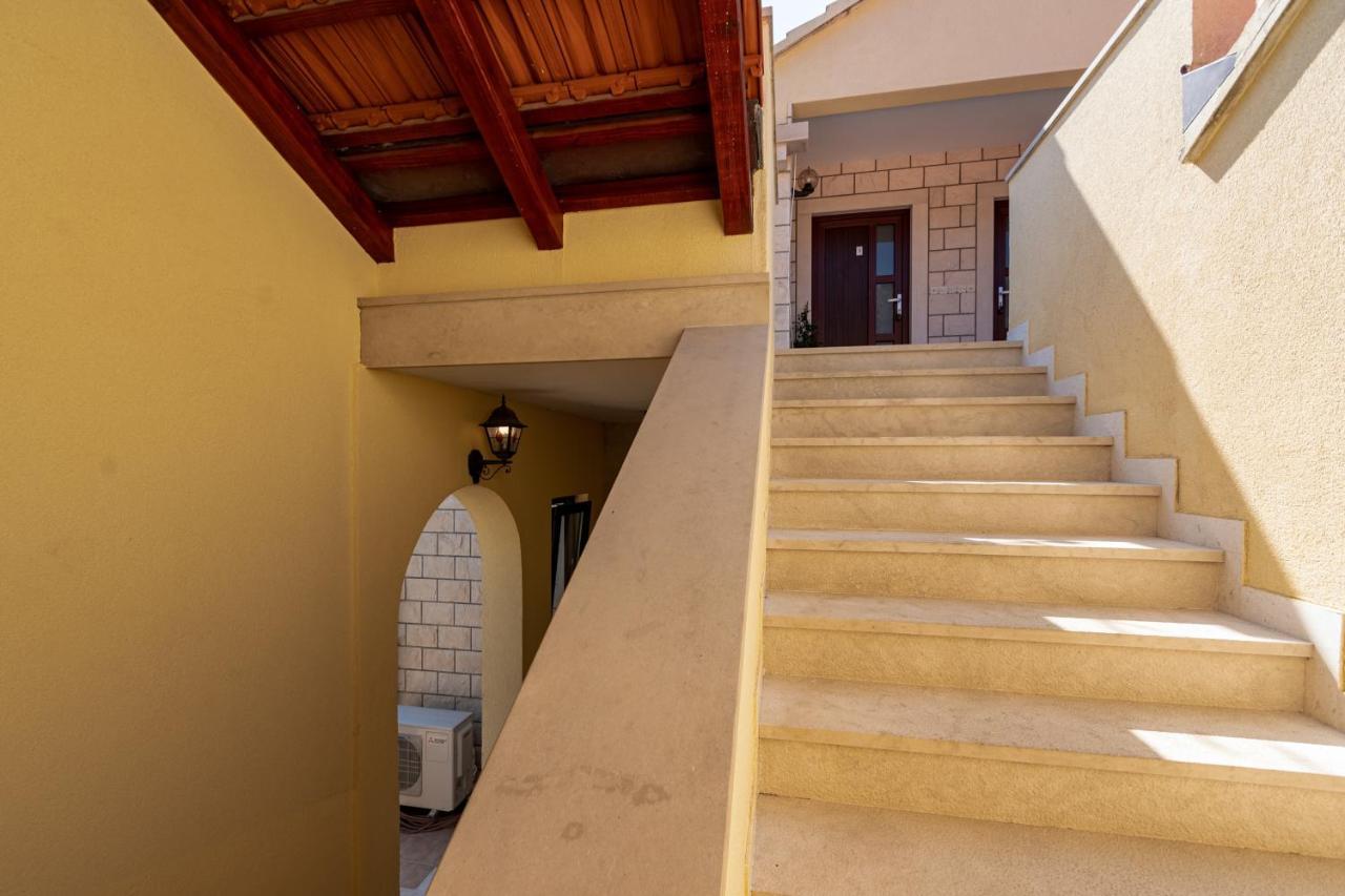 Villa Ana Zrnovo Ngoại thất bức ảnh